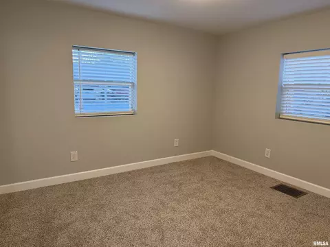 707 Forrest St, Benton, IL 62812 photo 34