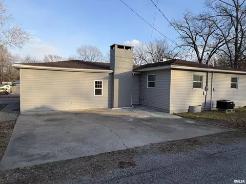 707 Forrest St, Benton, IL 62812 photo 8