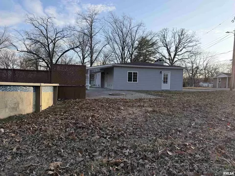 707 Forrest St, Benton, IL 62812 photo 9