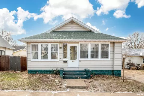 418 Charles St, Pekin, IL 61554