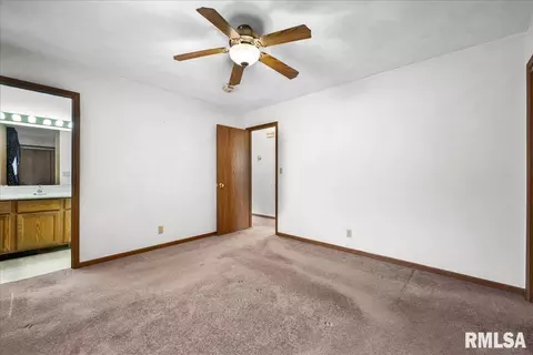Bedroom - 1215 E Sycamore St, Canton, IL 61520 photo 2 of 4