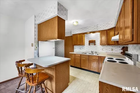Kitchen - 1215 E Sycamore St, Canton, IL 61520 photo 1 of 2