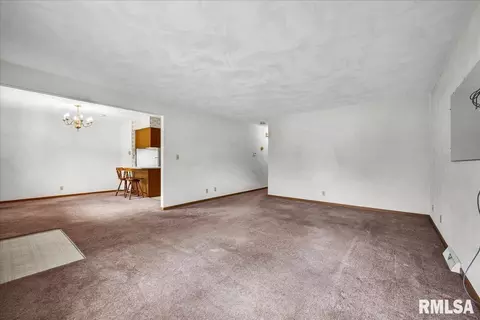 Living - 1215 E Sycamore St, Canton, IL 61520 photo 4 of 5