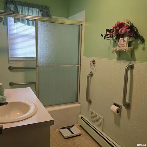 1317 W Cherry St, Herrin, IL 62948 photo 10