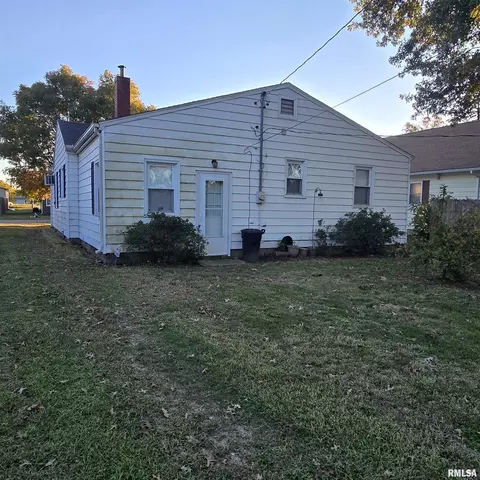 1317 W Cherry St, Herrin, IL 62948 photo 16