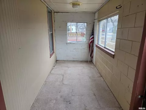 Exterior - 608 S Pine St, Delavan, IL 61734 photo 1 of 5