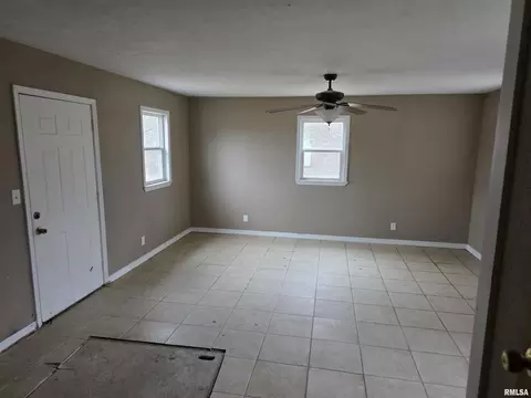 Living - 608 S Pine St, Delavan, IL 61734 photo 3 of 3