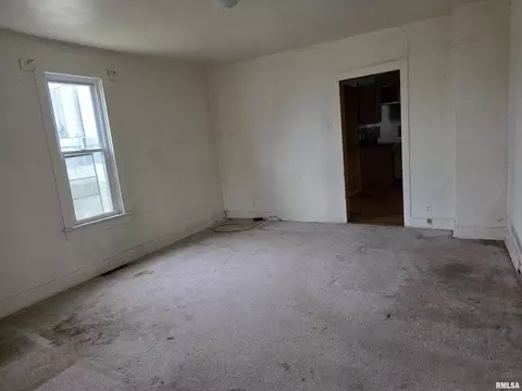 Living - 608 S Pine St, Delavan, IL 61734 photo 1 of 3