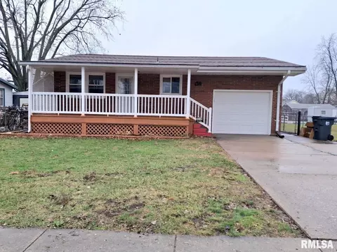 336 N 14th St, Canton, IL 61520