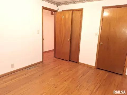 Bedroom - 336 N 14th St, Canton, IL 61520 photo 3 of 6