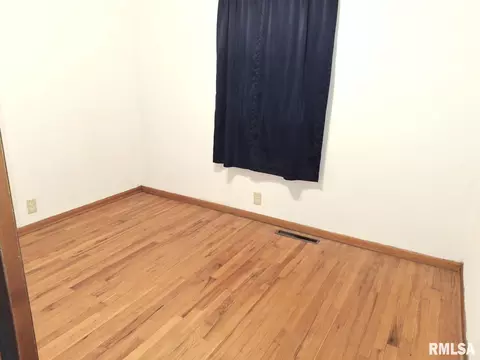 Bedroom - 336 N 14th St, Canton, IL 61520 photo 2 of 6