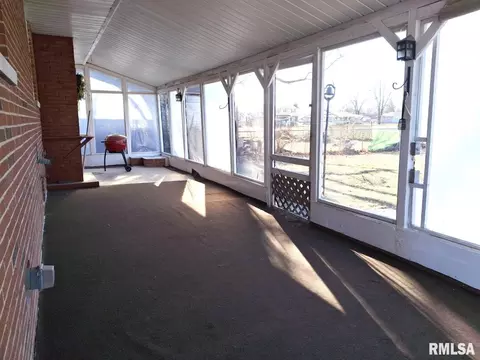 Exterior - 336 N 14th St, Canton, IL 61520 photo 1 of 5