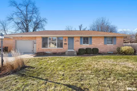 525 Brentwood Rd, Morton, IL 61550