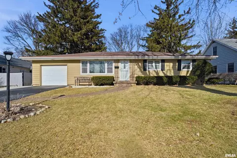 1817 W Bel Aire Ave, Peoria, IL 61614