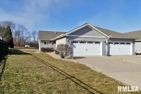 656 Bittersweet Ave, Germantown Hills, IL 61548