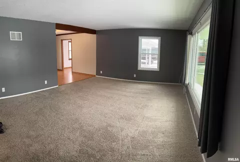 Living - 1913 S Main St, Eureka, IL 61530 photo 1 of 4