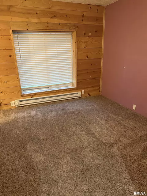 Bedroom - 808 S Victor St, Christopher, IL 62822 photo 3 of 4