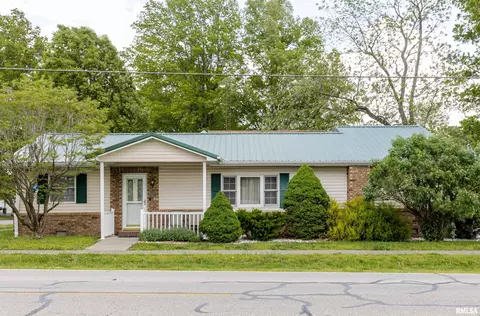 100 E Rea St, Valier, IL 62891