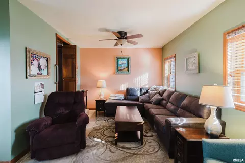 100 E Rea St, Valier, IL 62891 photo 22