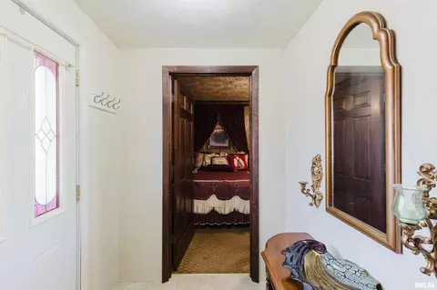 100 E Rea St, Valier, IL 62891 photo 6