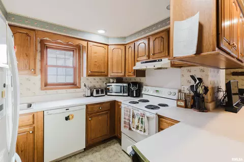 100 E Rea St, Valier, IL 62891 photo 21