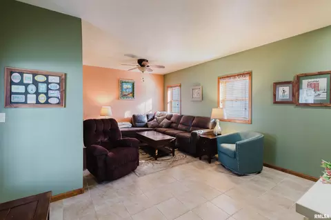 100 E Rea St, Valier, IL 62891 photo 23