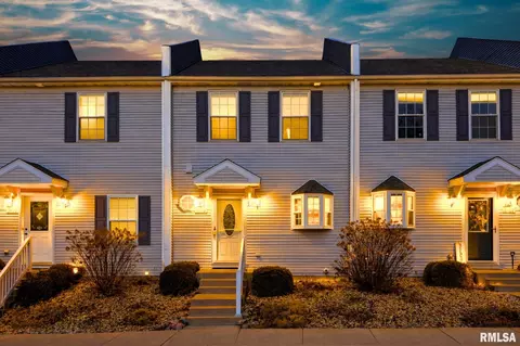 3403 W King James Rd, Peoria, IL 61615