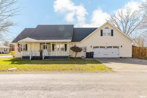 201 N Day St, West Frankfort, IL 62896