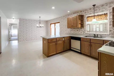 304 Bogie Dr, Herrin, IL 62948 photo 14
