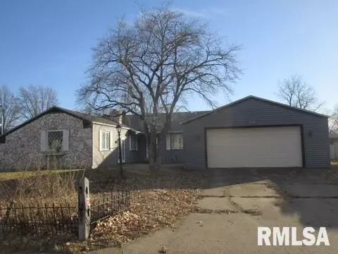302 Palm St, Canton, IL 61520