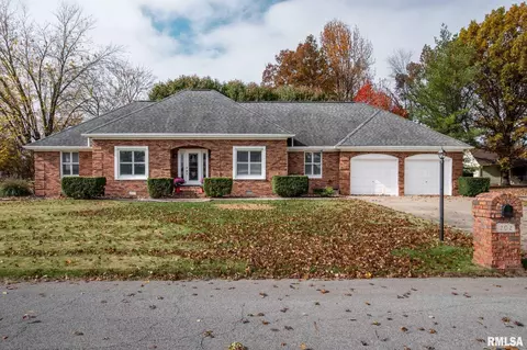202 Dinah Ln, Marion, IL 62959