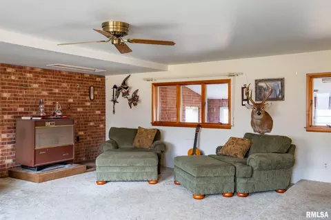 Living - 1720 Camp Cedar Point Ln, Makanda, IL 62958 photo 2 of 4