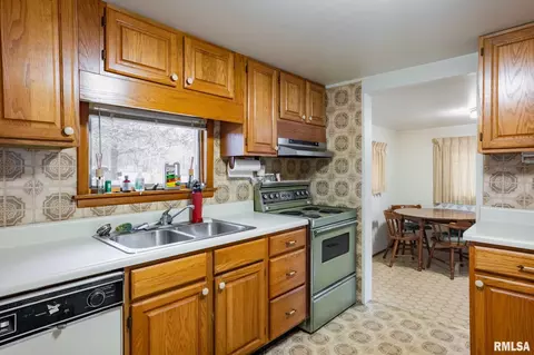Kitchen - 1720 Camp Cedar Point Ln, Makanda, IL 62958 photo 3 of 3