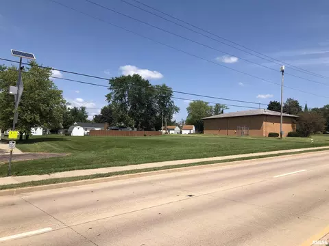 2218 W Washington Rd, Washington, IL 61571