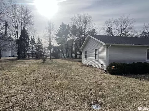Exterior - 105 E Fillmore St, Sciota, IL 61475 photo 1 of 4