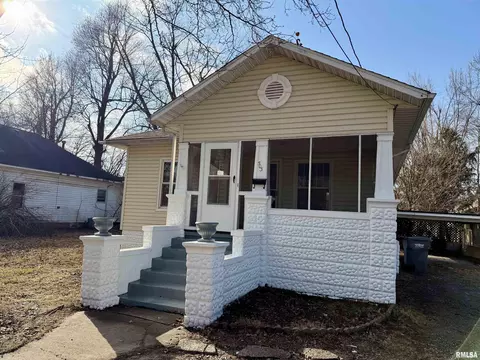 503 Pennsylvania Ave, Carterville, IL 62918