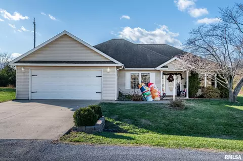411 Prince Ln, Herrin, IL 62948