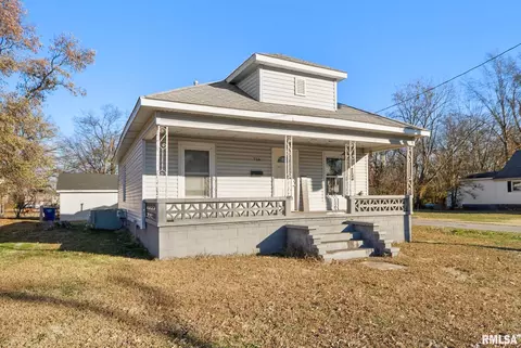 716 W Poplar St, Harrisburg, IL 62946