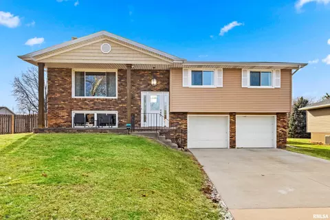 113 Regal Ln, East Peoria, IL 61611