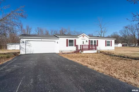 501 Tower Rd, Herrin, IL 62948 photo 2