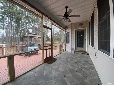 Exterior - 17794 E Fairfield Rd, Mount Vernon, IL 62864 photo 5 of 14