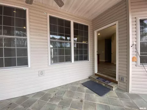 Exterior - 17794 E Fairfield Rd, Mount Vernon, IL 62864 photo 4 of 14