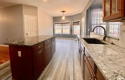 Kitchen - 17794 E Fairfield Rd, Mount Vernon, IL 62864 photo 1 of 2