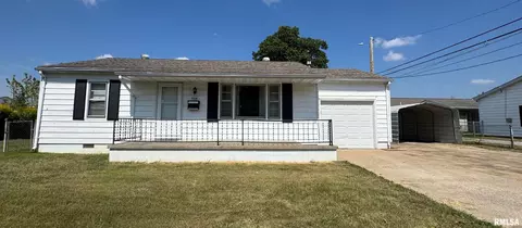 404 E Carter St, Marion, IL 62959