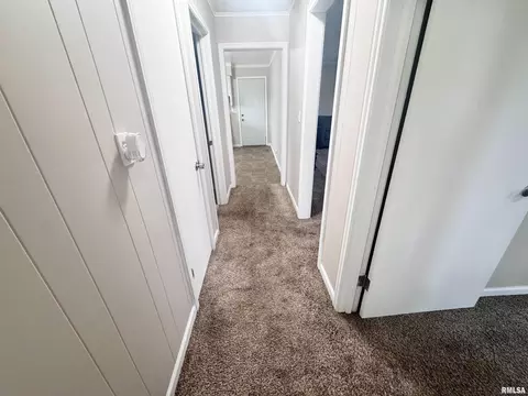 Entry Way - 404 E Carter St, Marion, IL 62959 photo 3 of 3