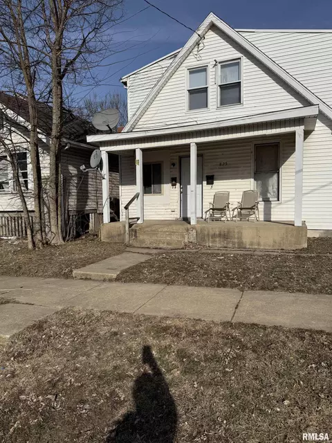 825 W Macqueen Ave, Peoria, IL 61611