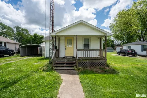 210 Orchard St, Zeigler, IL 62999