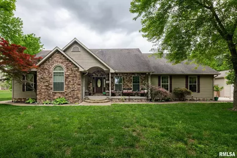 1300 W Brewster Rd, Herrin, IL 62948
