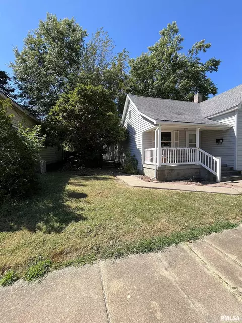 Exterior - 421 N 21st St, Herrin, IL 62948 photo 2 of 4