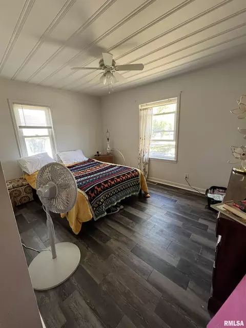 Bedroom - 421 N 21st St, Herrin, IL 62948 photo 1 of 2
